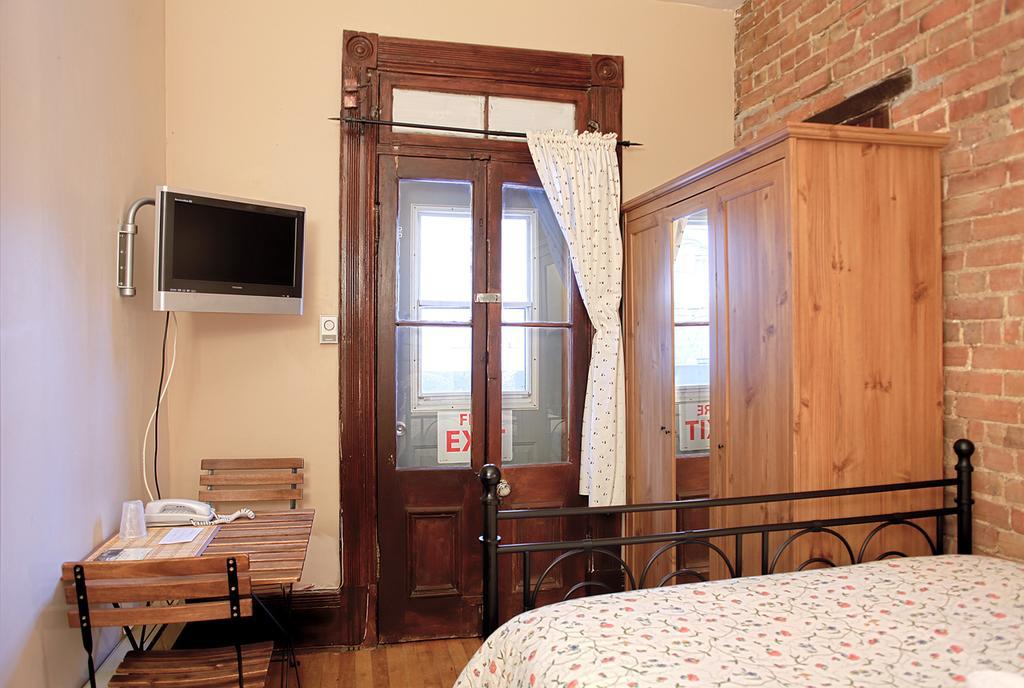 מונטריאול Gite University Bed And Breakfast חדר תמונה