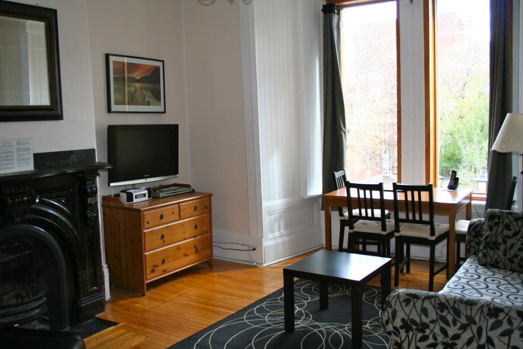 מונטריאול Gite University Bed And Breakfast חדר תמונה